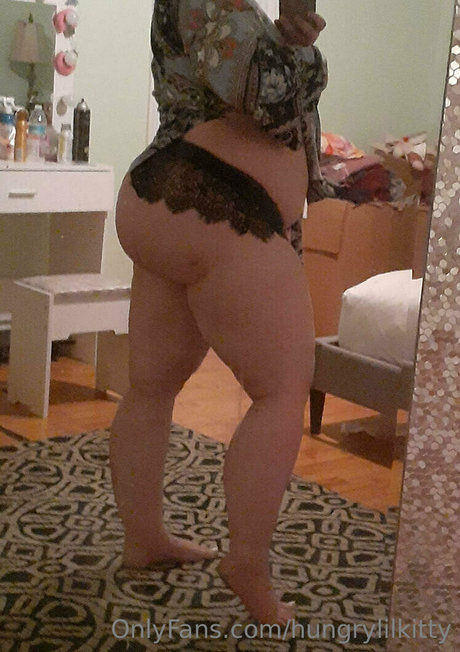 Nacktes geleaktes OnlyFans-Foto von Hungrylilkitty