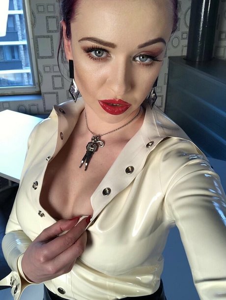 Nacktes geleaktes OnlyFans-Foto von Onlinefemdom
