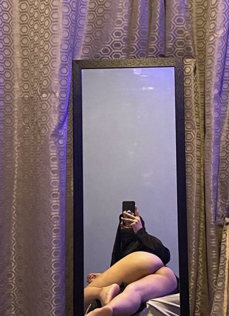 Nacktes geleaktes OnlyFans-Foto von Arabmusclemommy