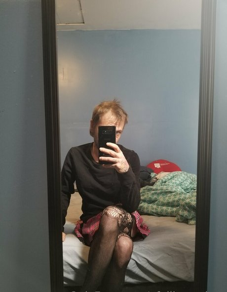 Nacktes geleaktes OnlyFans-Foto von Afallingweiner