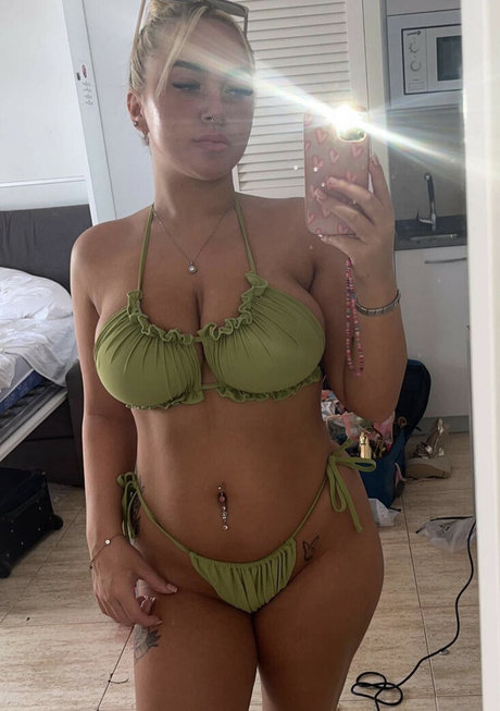 Nacktes geleaktes OnlyFans-Foto von Caoimhe Moreland