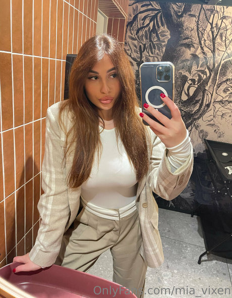 Nacktes geleaktes OnlyFans-Foto von Miavixen