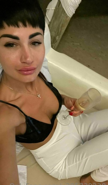 Nacktes geleaktes OnlyFans-Foto von Thebaddestm0mmy