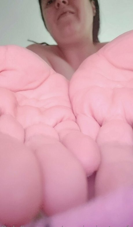 Nacktes geleaktes OnlyFans-Foto von Aussiegiantessfree