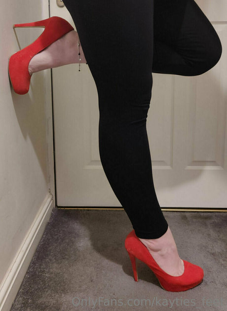 Nacktes geleaktes OnlyFans-Foto von Kaytiesfeet