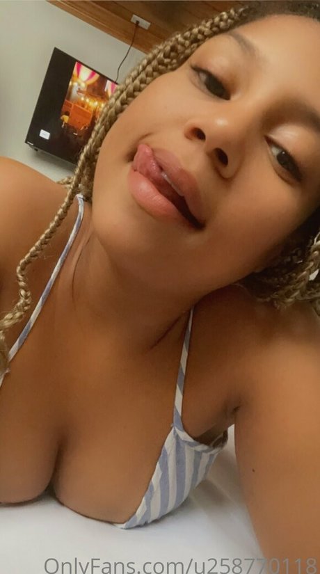Nacktes geleaktes OnlyFans-Foto von Juicylucy121