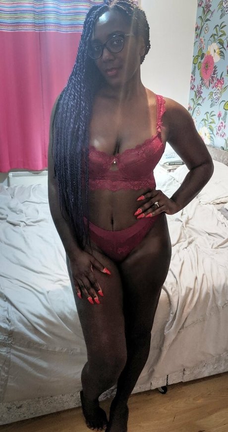 Nacktes geleaktes OnlyFans-Foto von Mslorraineldn