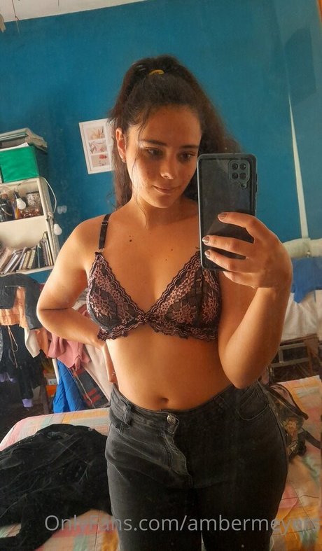 Nacktes geleaktes OnlyFans-Foto von Ambermeyers