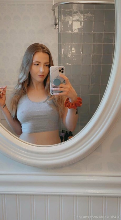 Nacktes geleaktes OnlyFans-Foto von Karlakush420