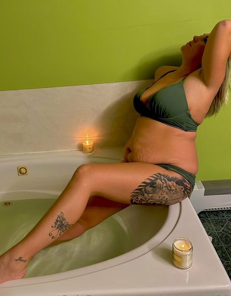 Nacktes geleaktes OnlyFans-Foto von Badblondie33