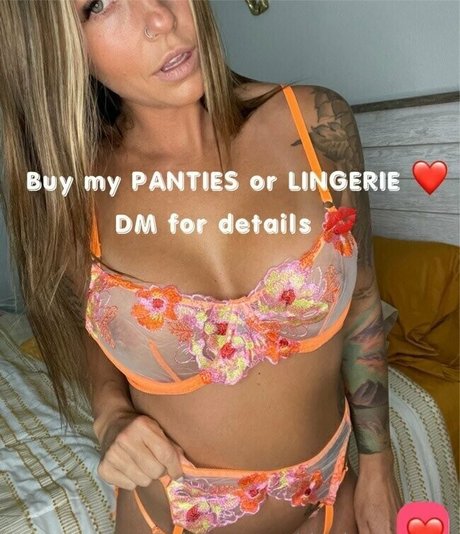 Nacktes geleaktes OnlyFans-Foto von Charleexxxrose