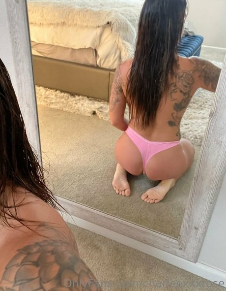 Nacktes geleaktes OnlyFans-Foto von Charleexxxrose