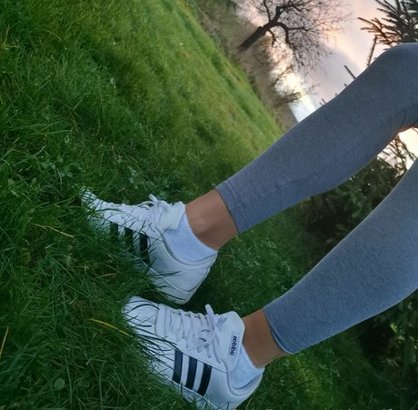 Nacktes geleaktes OnlyFans-Foto von Dmndfeet