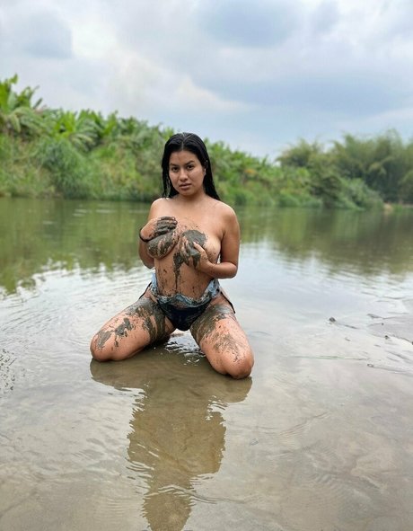 Nacktes geleaktes OnlyFans-Foto von Anahikathlen