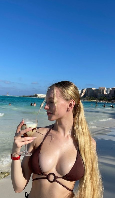 Nacktes geleaktes OnlyFans-Foto von Sophiailysm