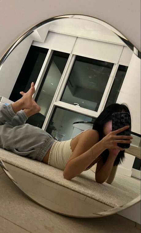 Nacktes geleaktes OnlyFans-Foto von Evelyn Ha
