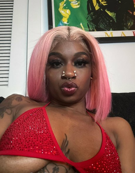 Nacktes geleaktes OnlyFans-Foto von Yungyannahfetish