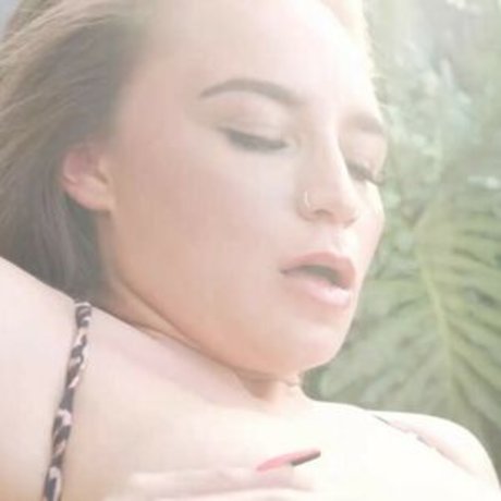 Nacktes geleaktes OnlyFans-Foto von Natalie Brooke