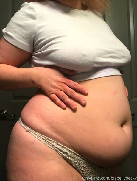 Curvybecky
