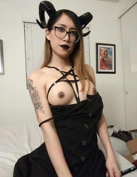 Nacktes geleaktes OnlyFans-Foto von Skellytan