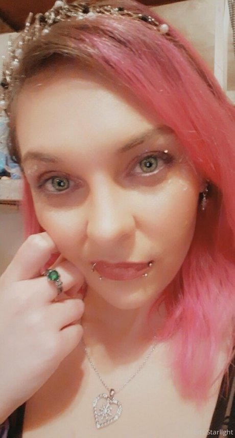 Nacktes geleaktes OnlyFans-Foto von Wyldestardust