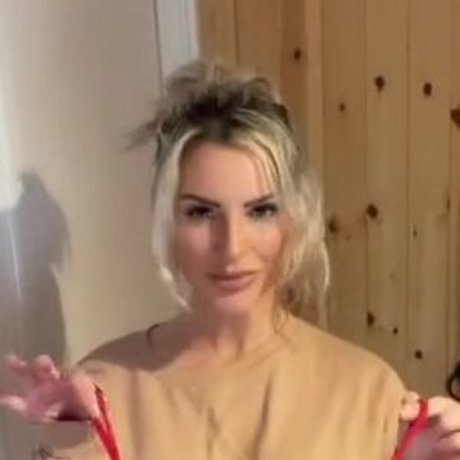 Nacktes geleaktes OnlyFans-Foto von Holly J Genevieve