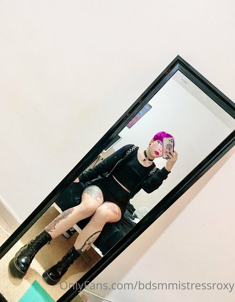 Nacktes geleaktes OnlyFans-Foto von Bdsmmistressroxy