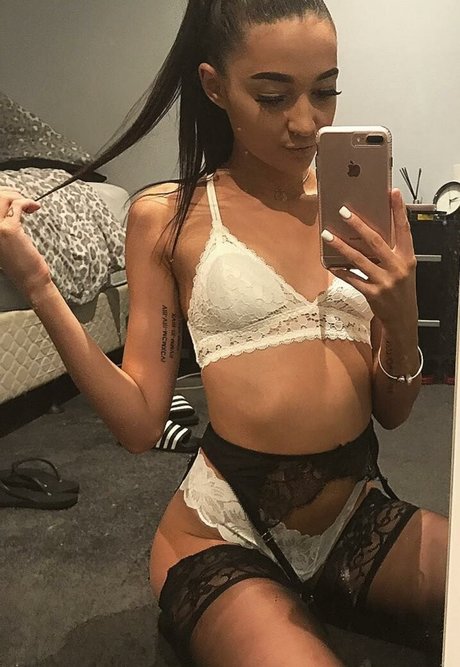 Nacktes geleaktes OnlyFans-Foto von Lucy Goosey
