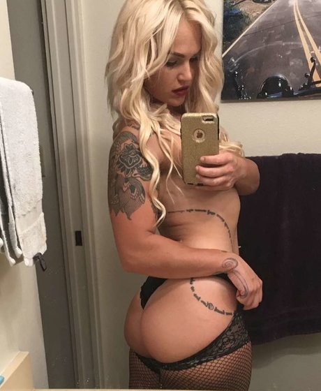 Nacktes geleaktes OnlyFans-Foto von Gunmamii
