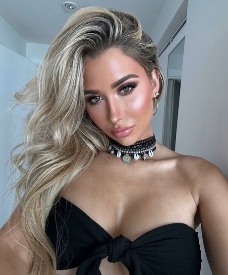 Nacktes geleaktes OnlyFans-Foto von Nikita Sullivan