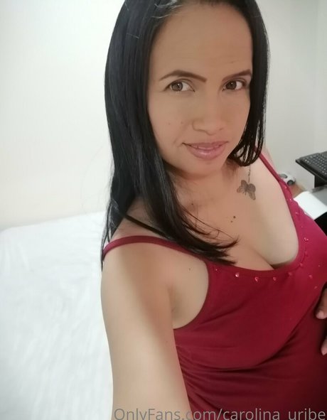 Nacktes geleaktes OnlyFans-Foto von Carolinauribe
