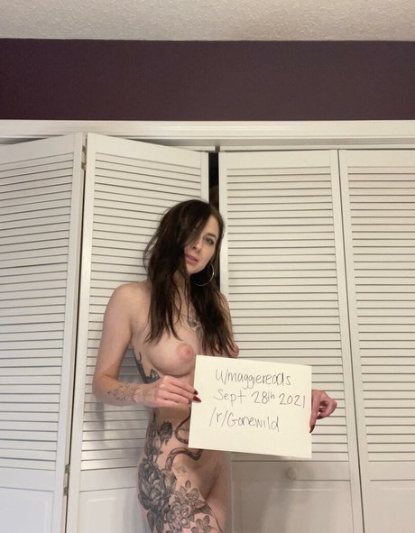 Nacktes geleaktes OnlyFans-Foto von Maggiereads