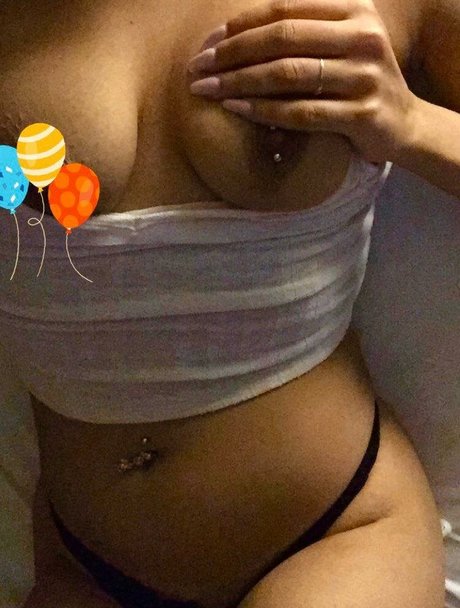 Nacktes geleaktes OnlyFans-Foto von Sunita K