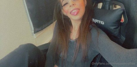 Nacktes geleaktes OnlyFans-Foto von Shegavemefree