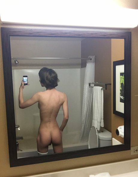 Nacktes geleaktes OnlyFans-Foto von Cassie Brooks