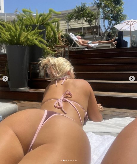 Nacktes geleaktes OnlyFans-Foto von Ellie Brown