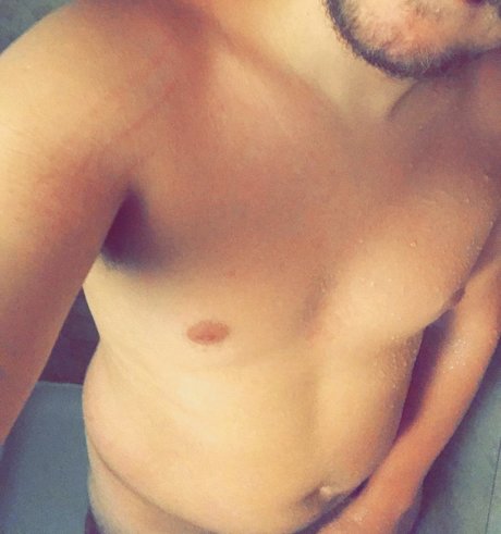 Nacktes geleaktes OnlyFans-Foto von Chubby Nerd