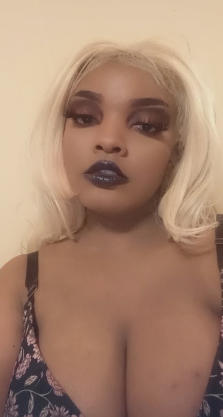 Nacktes geleaktes OnlyFans-Foto von Blackchyna