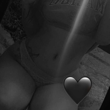 Nacktes geleaktes OnlyFans-Foto von B