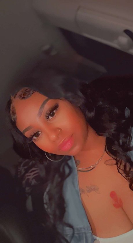 Nacktes geleaktes OnlyFans-Foto von Lovebugg 