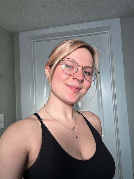 Nacktes geleaktes OnlyFans-Foto von Cynical Sugar