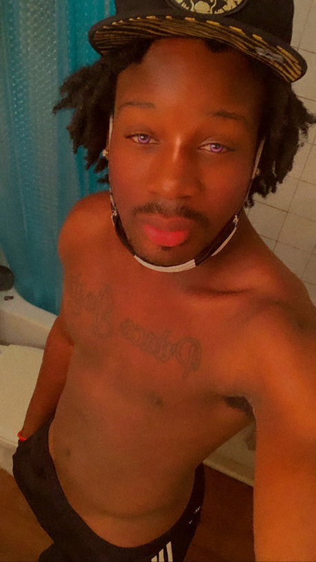 Nacktes geleaktes OnlyFans-Foto von Prince Simba
