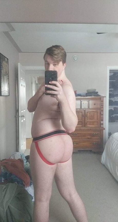 Nacktes geleaktes OnlyFans-Foto von Max