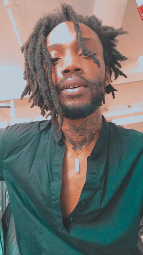 Nacktes geleaktes OnlyFans-Foto von Black Priest