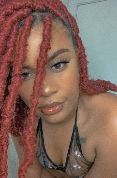 Nacktes geleaktes OnlyFans-Foto von Bambi