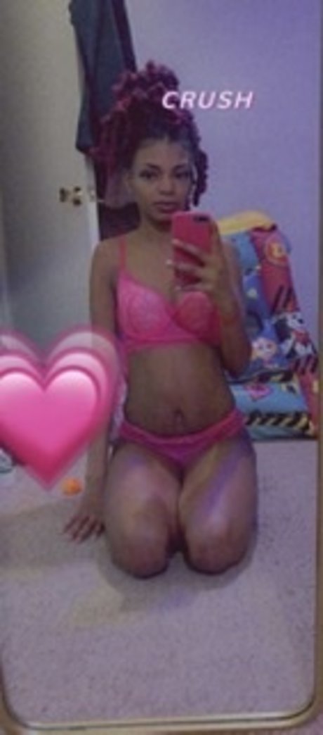 Nacktes geleaktes OnlyFans-Foto von Kiarra