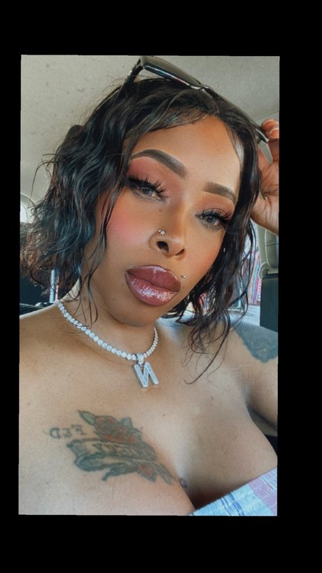 Nacktes geleaktes OnlyFans-Foto von China Doll