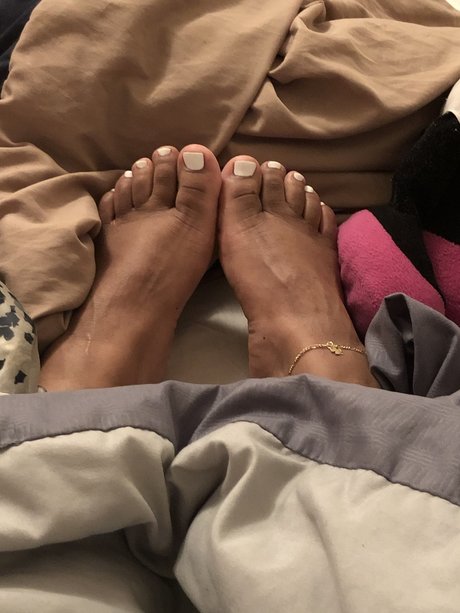 Nacktes geleaktes OnlyFans-Foto von Pretty Little Feet