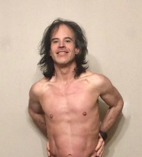 Nacktes geleaktes OnlyFans-Foto von James