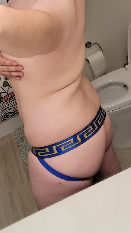 Nacktes geleaktes OnlyFans-Foto von Emmi Boi